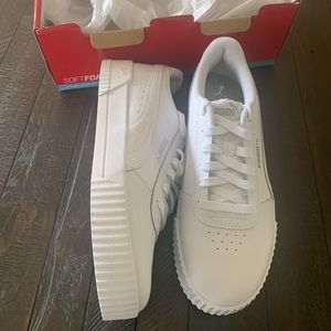 PUMA Women's Carina Sneaker